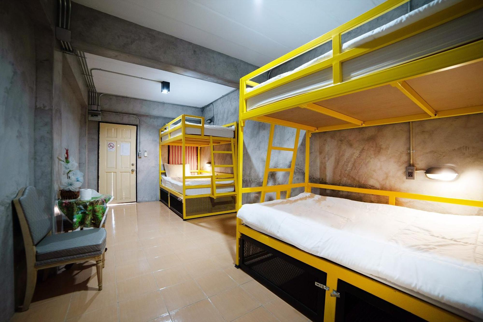 Oyo 560 Chang Hostel Suvarnabhumi Bangkok Exterior photo